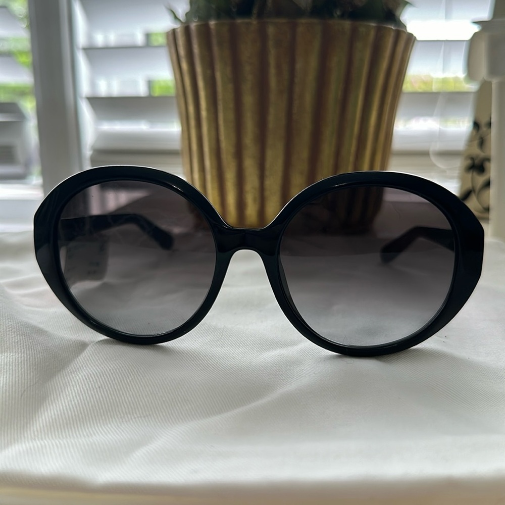 NWT, Salvator Ferragamo black sunglasses
